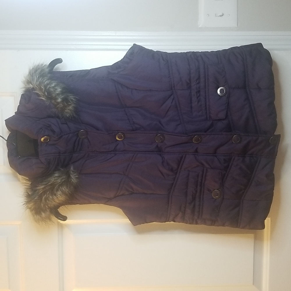 New York and company Puffer Vest. Size M